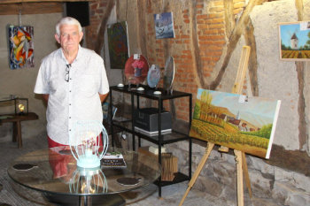 Exposition au Caveau de dégustation Champagne Vallade & Filles à Cercy près de Beaune